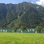 ホームステイ Haus Zillertal Am Achensee マウラッハ